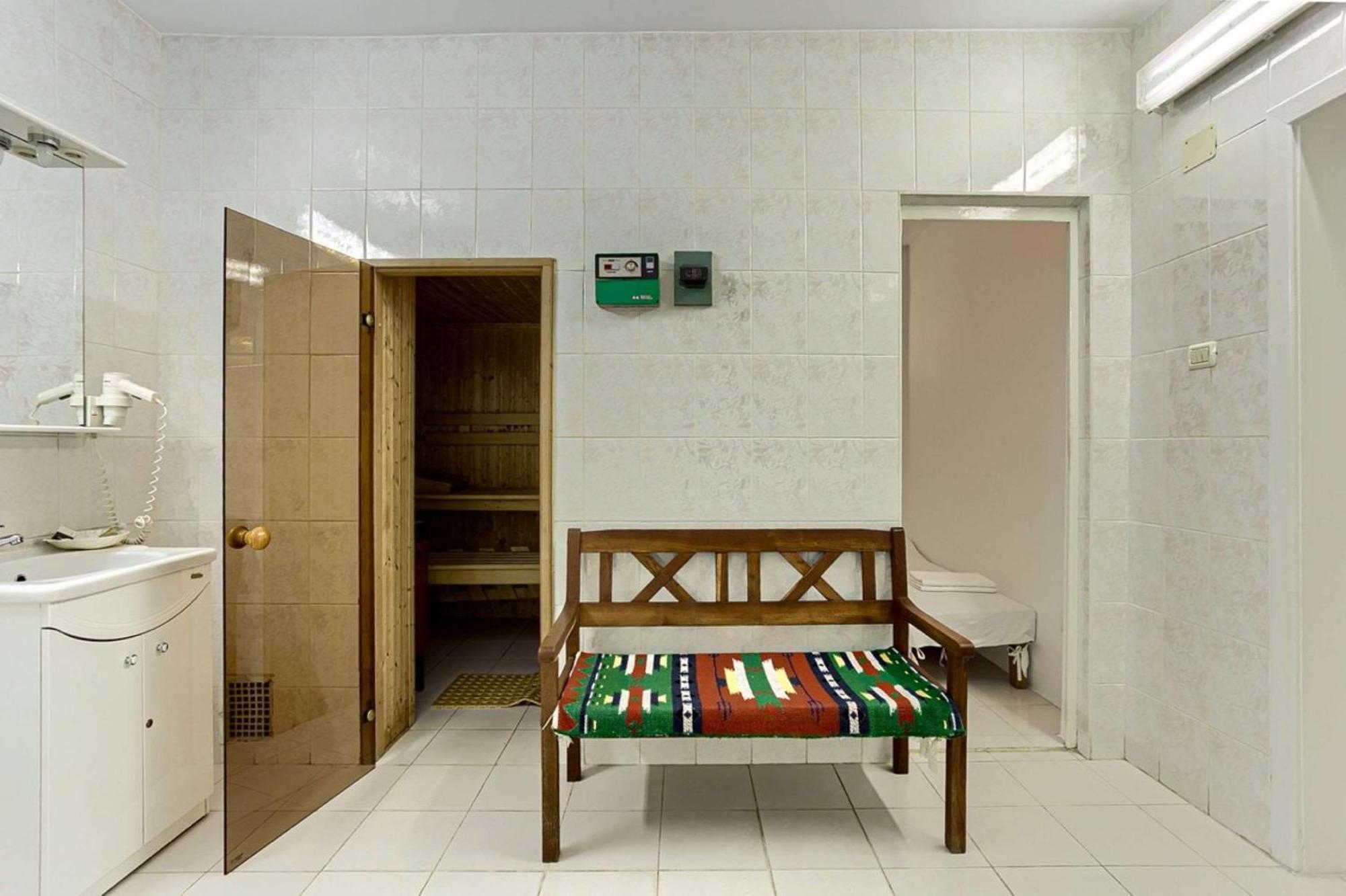 Best Western Central Hotel Arad Bagian luar foto