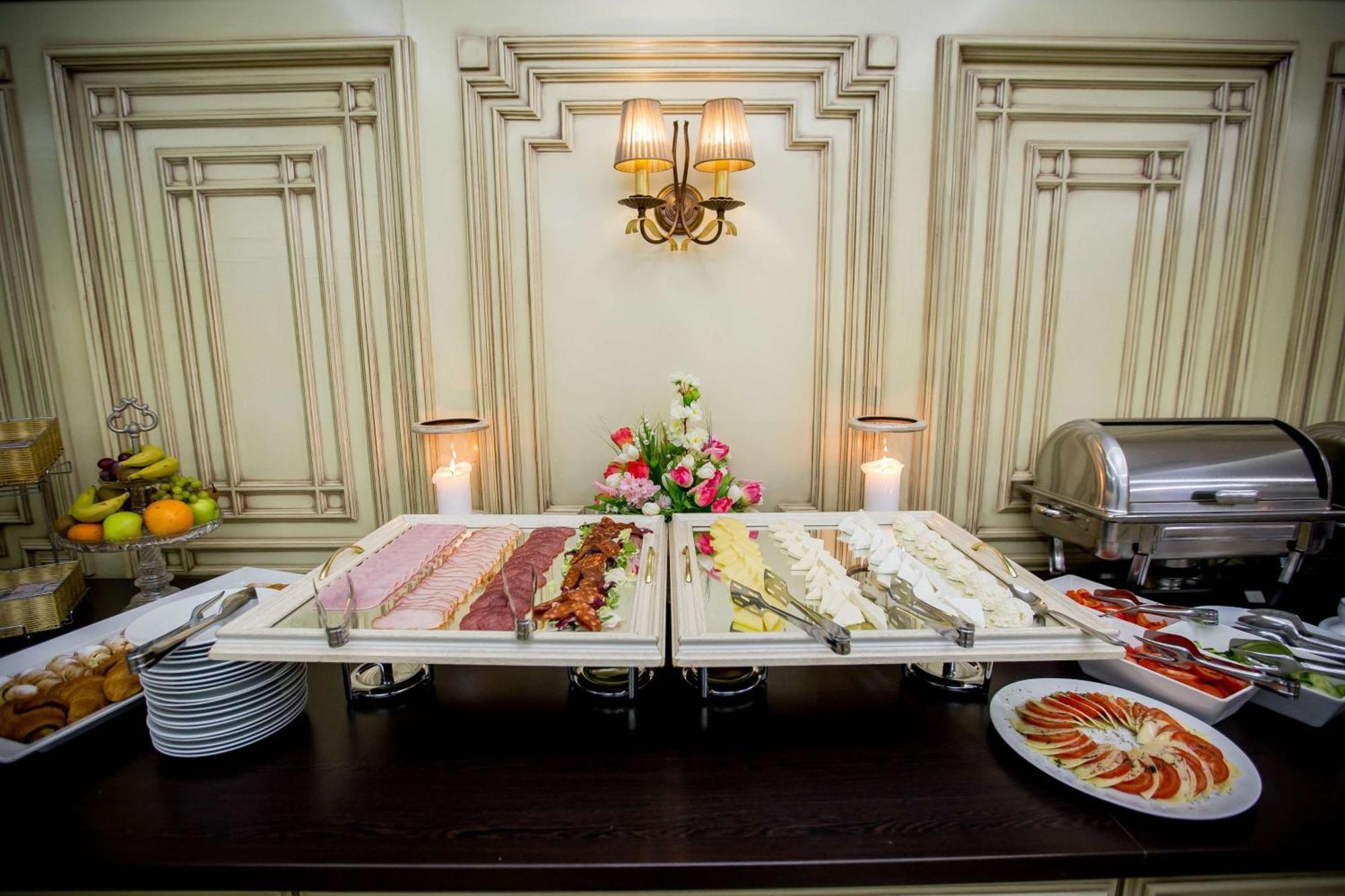 Best Western Central Hotel Arad Bagian luar foto