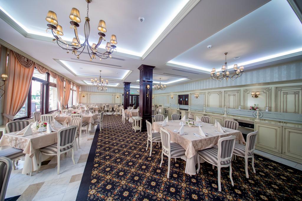Best Western Central Hotel Arad Bagian luar foto