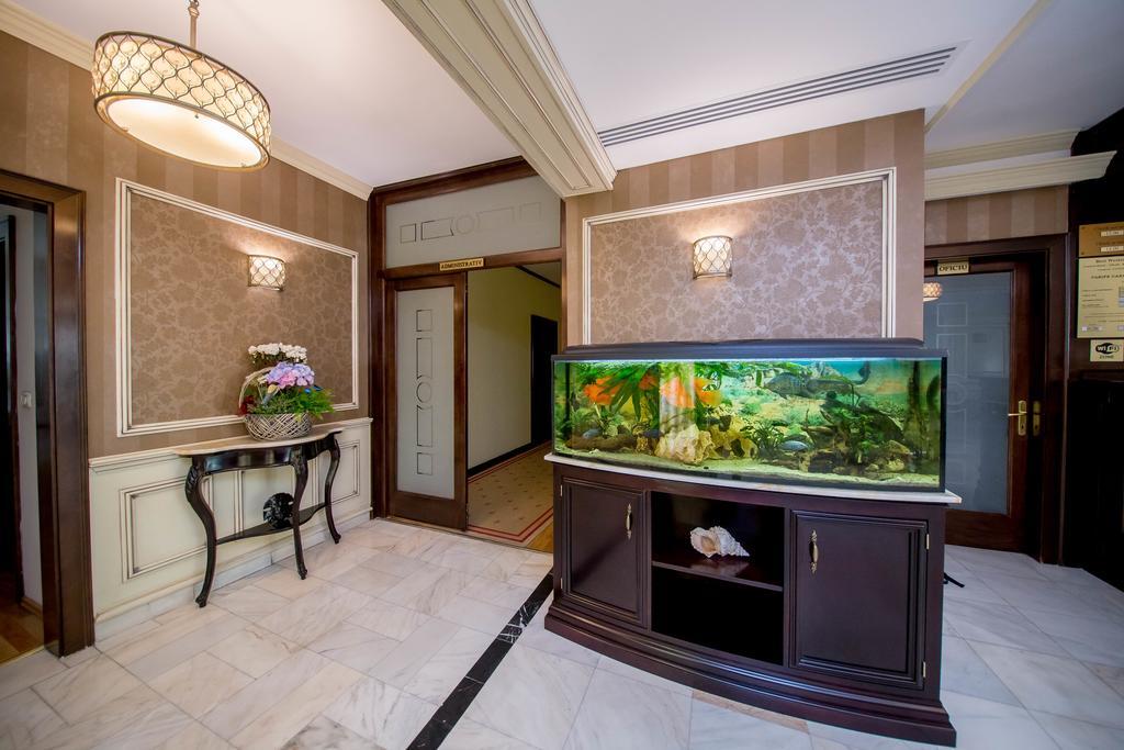 Best Western Central Hotel Arad Bagian luar foto