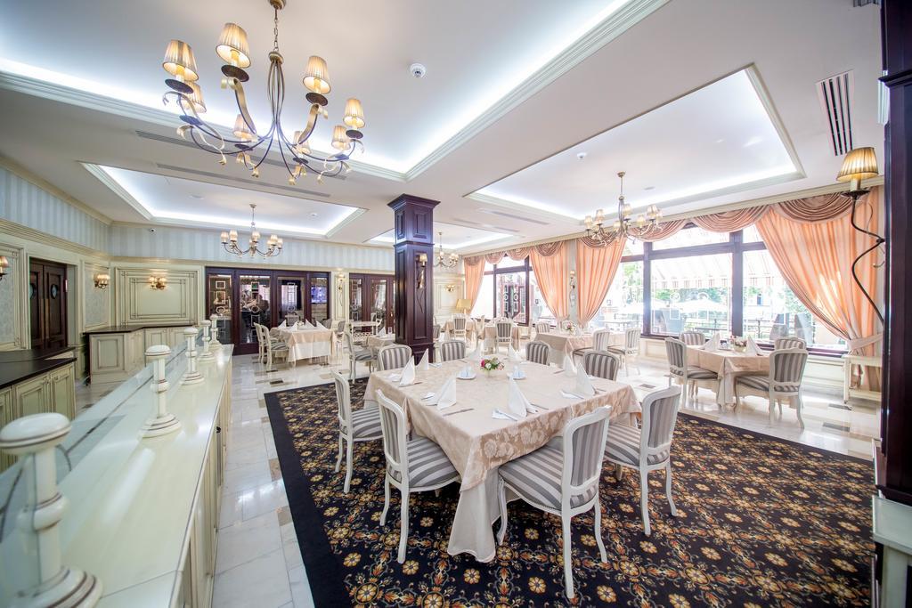 Best Western Central Hotel Arad Bagian luar foto