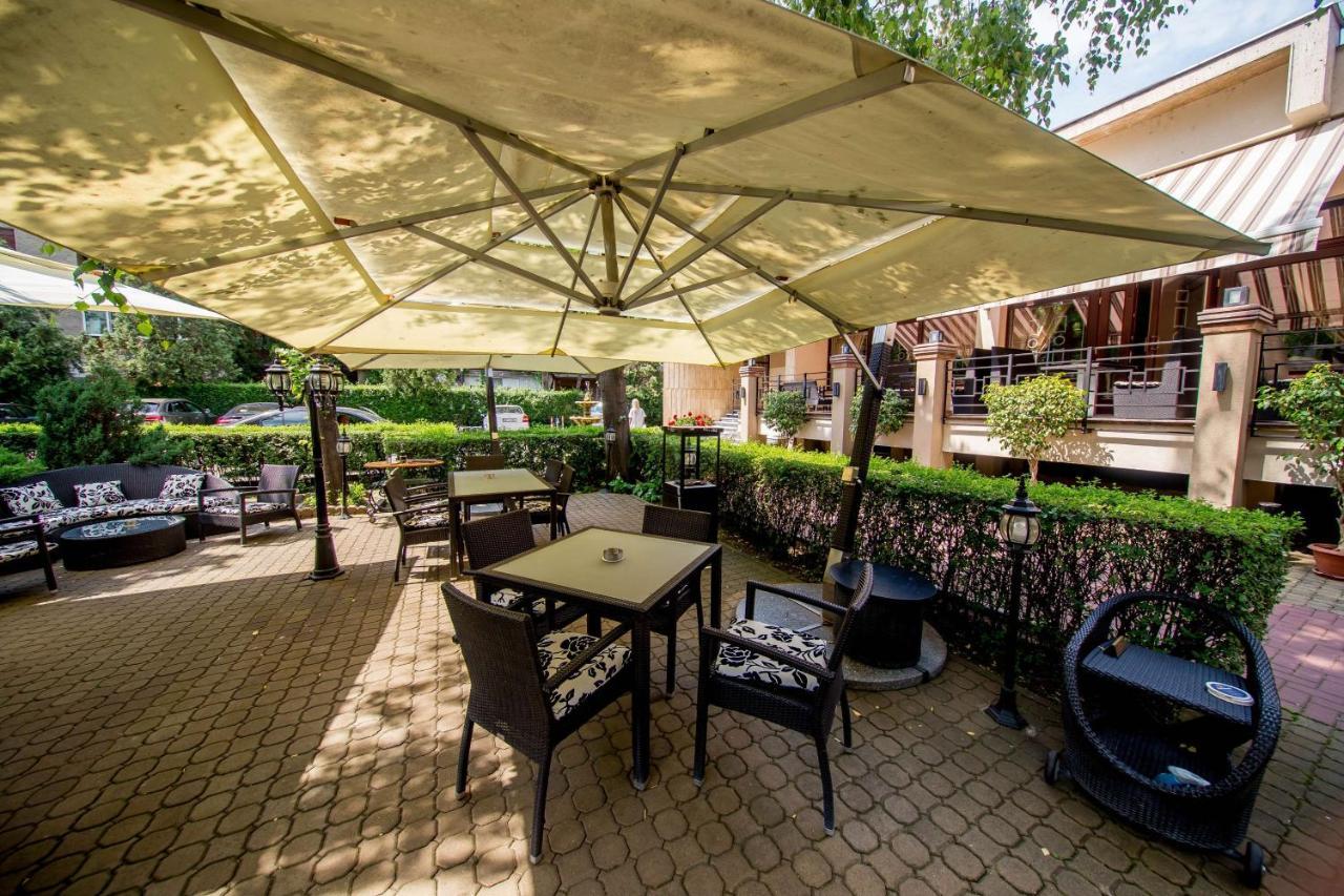 Best Western Central Hotel Arad Bagian luar foto