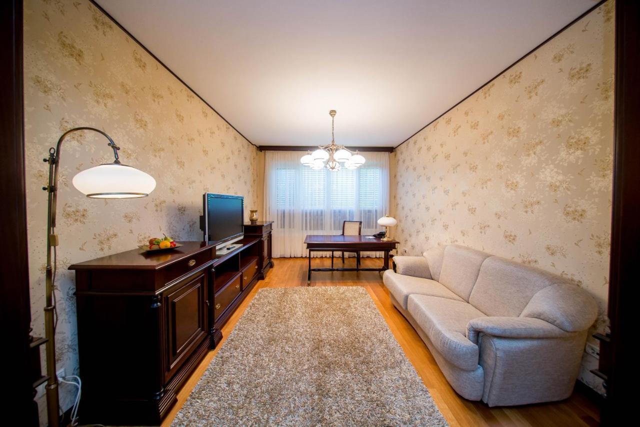 Best Western Central Hotel Arad Bagian luar foto